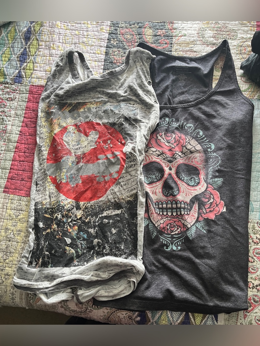 2 Torrid Gray Graphic Tank Top Size 1